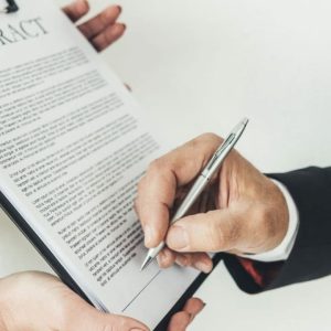 ضرورت وجود وکیل قرارداد در تنظیم قرارداد چیست؟